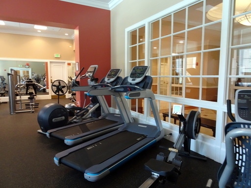 Building Photo - ANNUAL/SEASONAL/ SHORT-TERM TURNKEY FURNISHED- 2 /2 AT THE RENAISSANCE DOWNTOWN!!