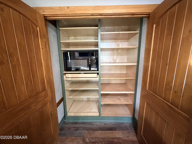 Building Photo - 711 Freda Ln