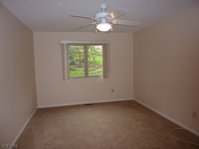 Building Photo - 133 Sunrise Dr