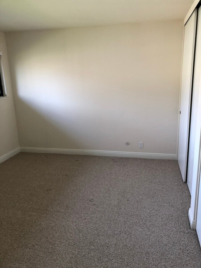 Building Photo - 818 Juno Ln