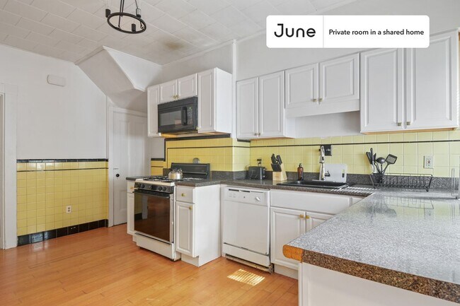 Building Photo - Room in Shared 6 bed/1.5 bath home