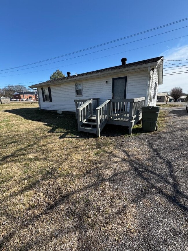 Building Photo - 843 Carthage Hwy