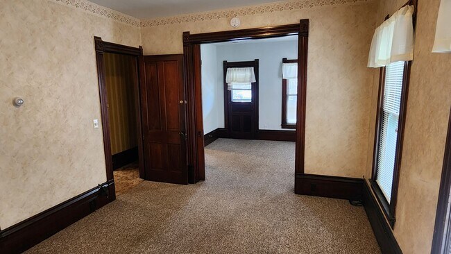 Building Photo - 125-125 1/2 N 2nd St