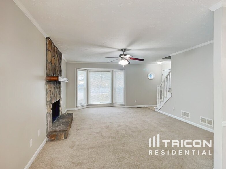 Building Photo - 1925 Sidneys Cove