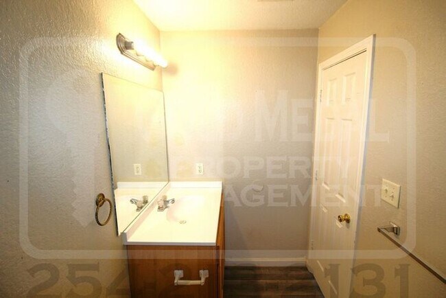 Building Photo - 3410 Cantabrian Dr
