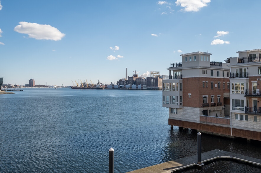 Building Photo - 621 Ponte Villas N