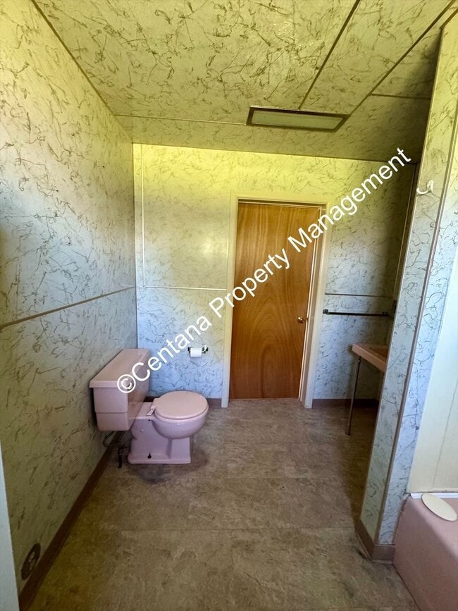 Building Photo - 1 Bed 1 Bath Located in the Flats