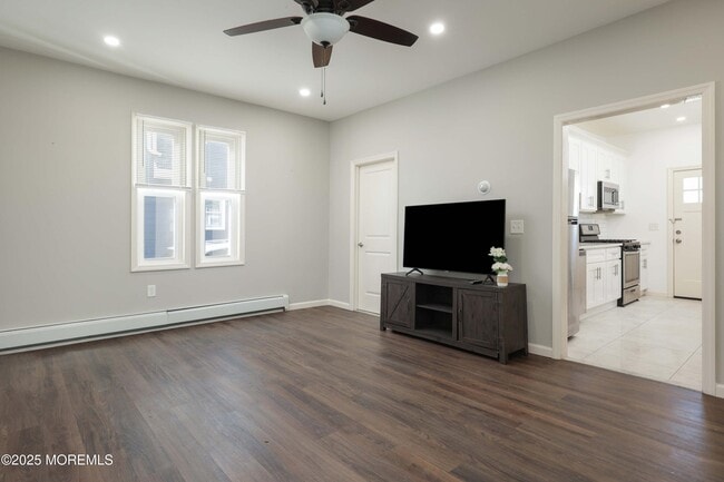 Building Photo - 603 2nd Ave