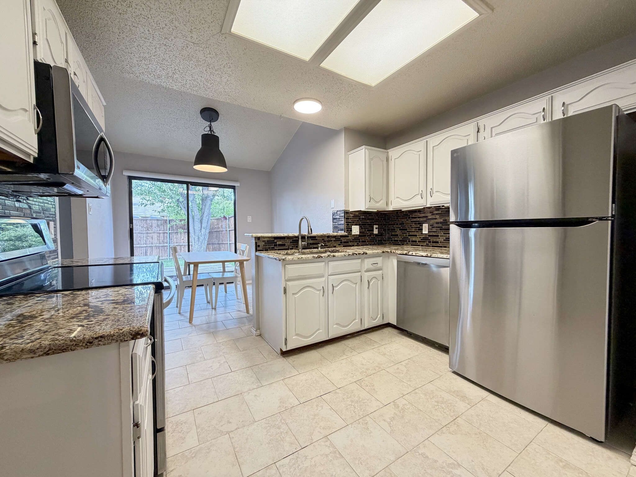Building Photo - 1717 Sterling Ln