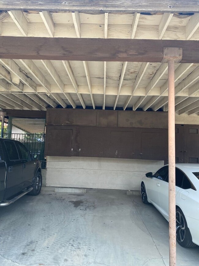 Building Photo - 2 story 2 bed, 1 1/2 bath Monticello Condo