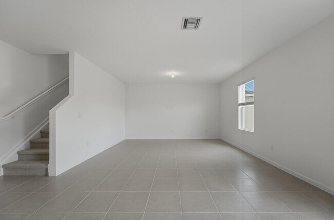 Building Photo - 10485 NW Suncrest Lp