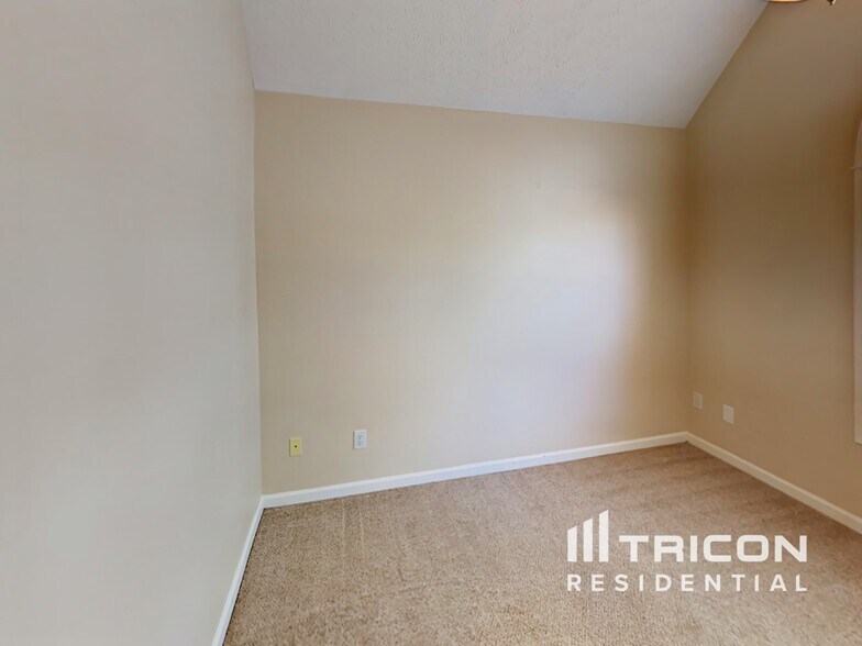 Building Photo - 440 Spring Lake Terrace