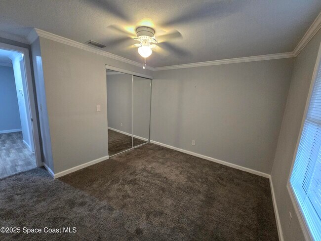 Building Photo - 1700 Bottlebrush Dr