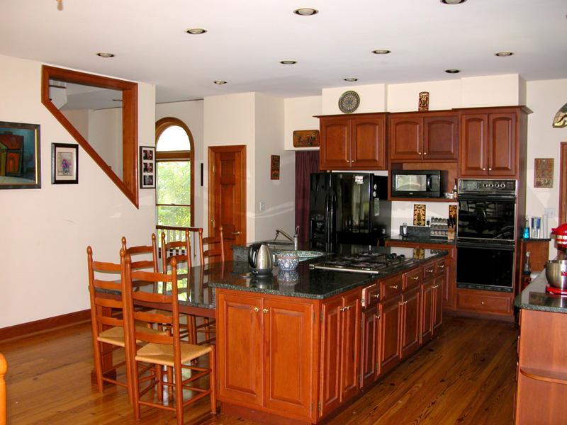 Building Photo - 324 Little Falls St