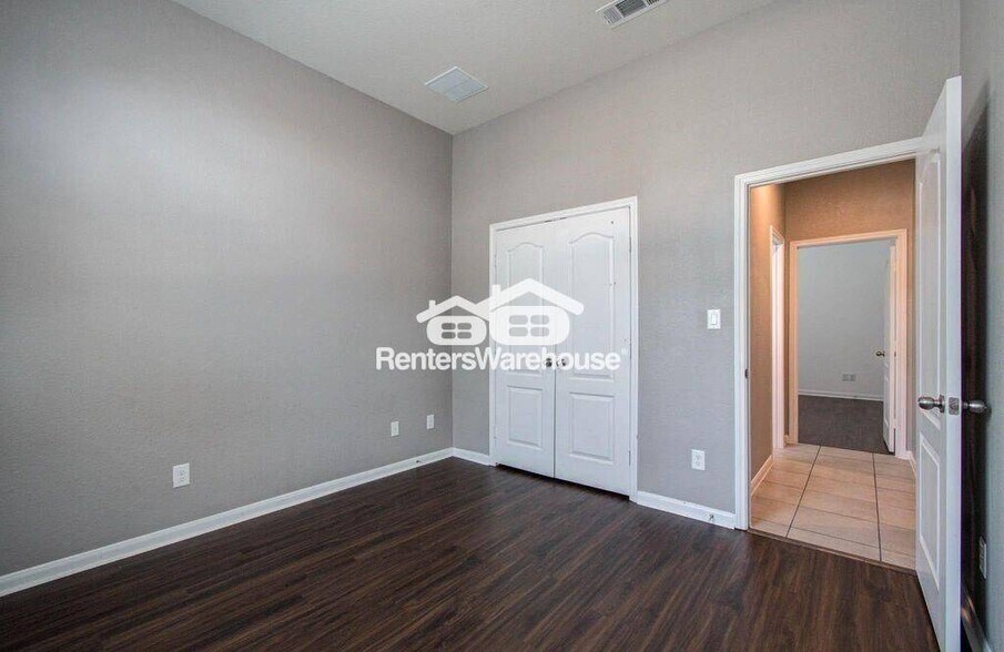 Building Photo - 17622 Quiet Shores Dr