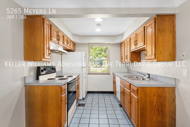 Building Photo - 5265 Meyers Ave