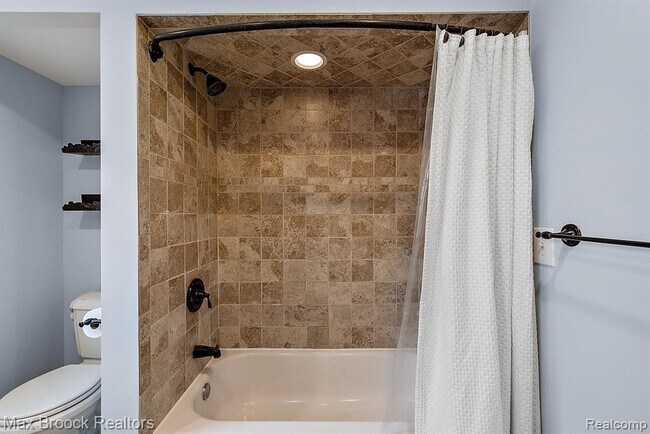 Building Photo - 1079 Larkmoor Blvd