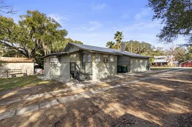 Building Photo - Charming 3-Bedroom Home in Historic Eustis!