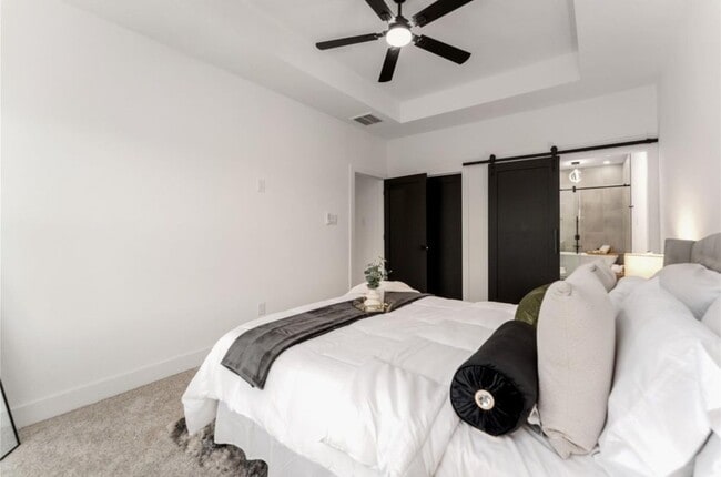 Building Photo - 4121 Shelby Cir