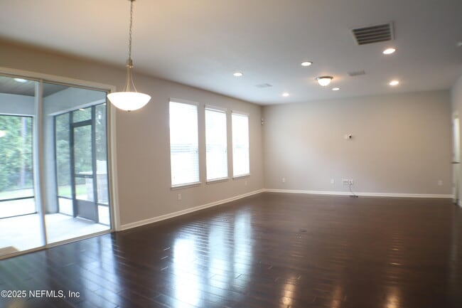 Building Photo - 175 Starlis Pl