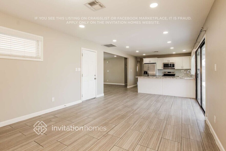 Building Photo - 1918 E Pebble Beach Dr