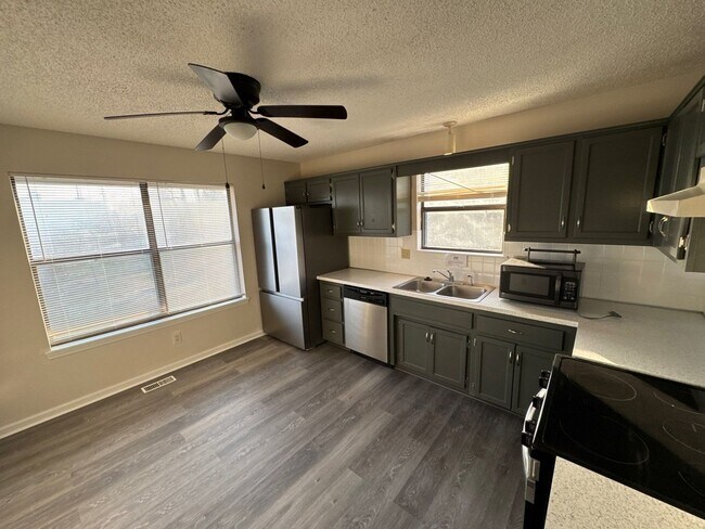 Building Photo - Duplex