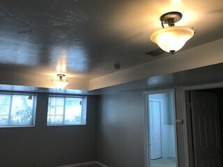 Building Photo - Great layton home close to HAFB