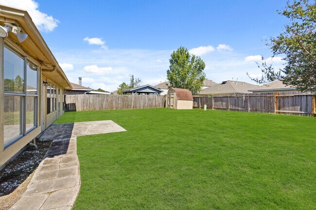 Building Photo - 16885 Blue Jay St