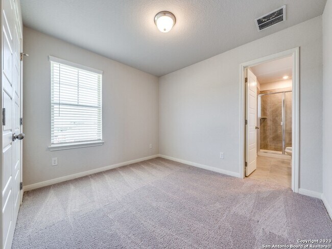 Building Photo - 25853 Posey Dr