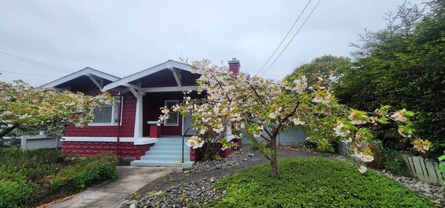 Primary Photo - Single Family Fully Furnished Home