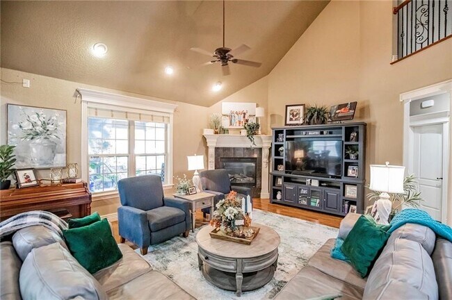 Building Photo - 1706 NW Autumn Ave