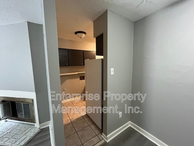Building Photo - 1353 Garden Rd