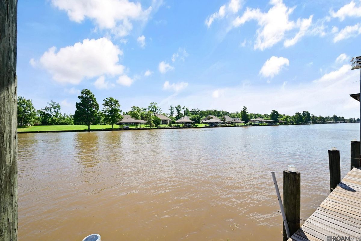 Building Photo - 12066 River Highlands Dr