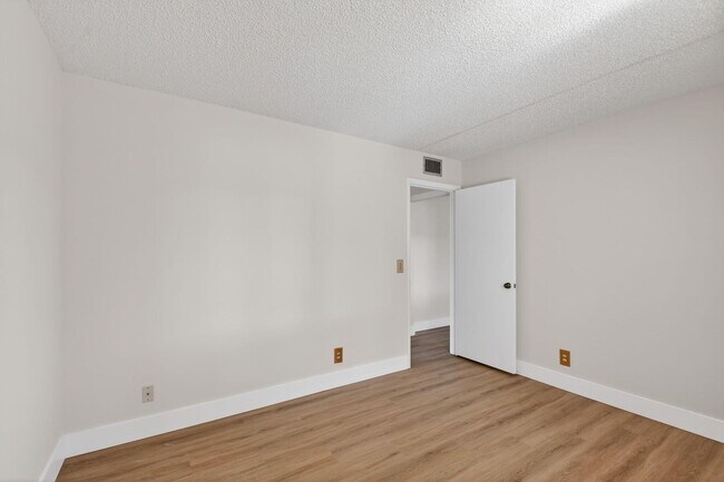 Building Photo - 4996 Sable Pine Cir