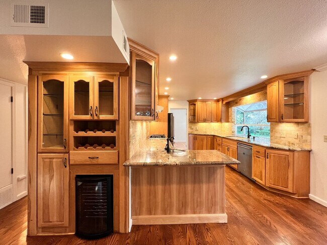 Building Photo - Charming 4 Bedroom Browns Valley Napa Home