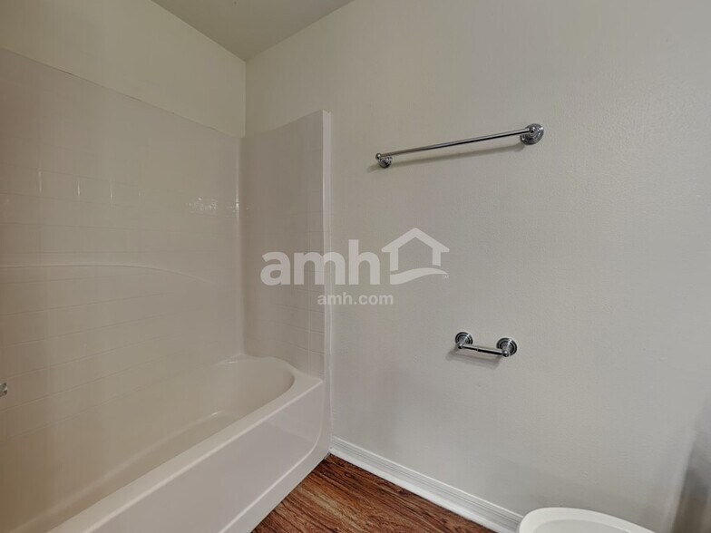 Building Photo - 2946 Mingo Dr