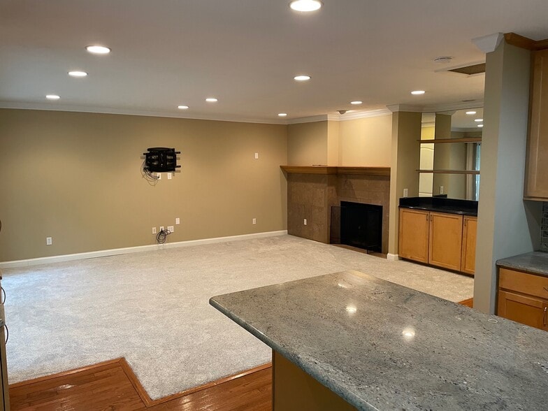 Building Photo - 12275 Moss Ridge Cir