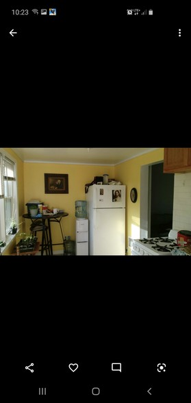 Building Photo - 809 S Occidental Hwy