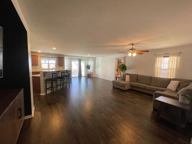 Building Photo - Lancaster 3 Bedroom + 2 Bathroom