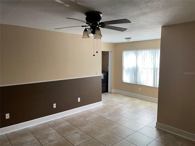 Building Photo - 4512 Commander Dr