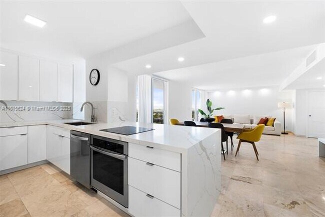 Building Photo - 2401 Collins Ave