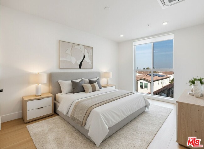 Building Photo - 8561 Belmont St