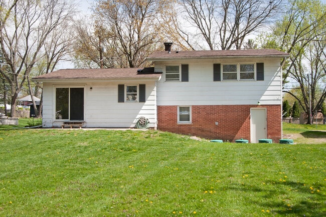 Building Photo - 6415 Londonderry Dr