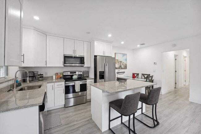 Building Photo - 3133 Albatross Rd