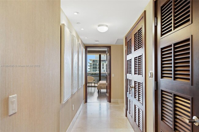 Building Photo - 5875 Collins Ave