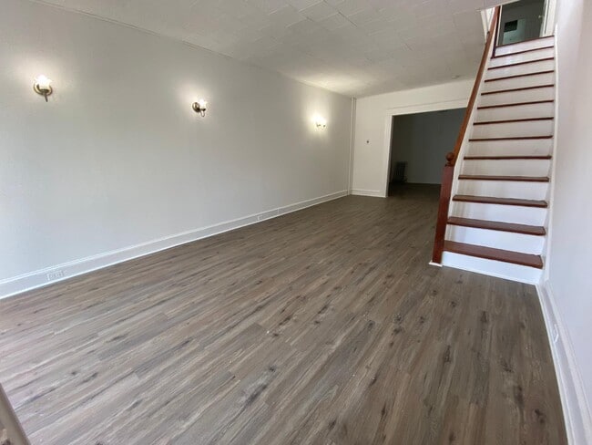 Primary Photo - 2110 Ramsay St