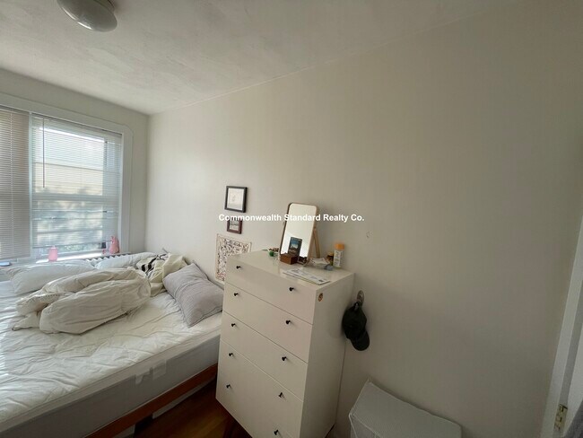 Building Photo - 15 Revere St