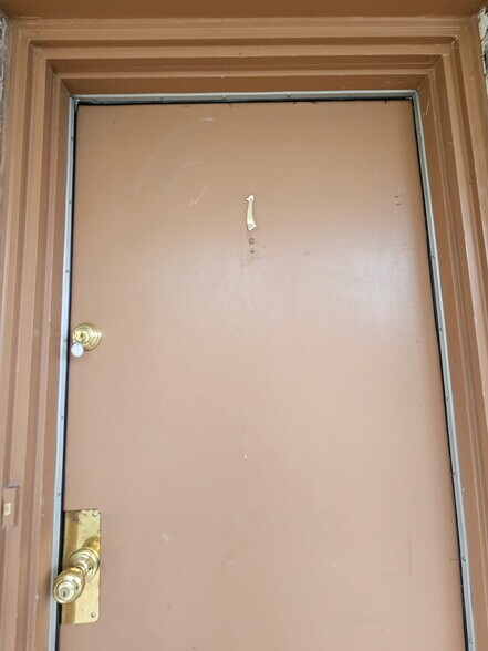 Building Photo - 102 E Avenue A