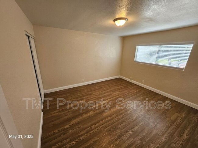 Building Photo - 1830 Nightingale Ave