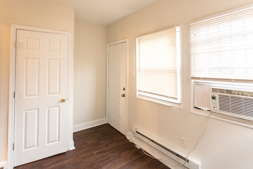 Bedroom - 4215 Dix St NE